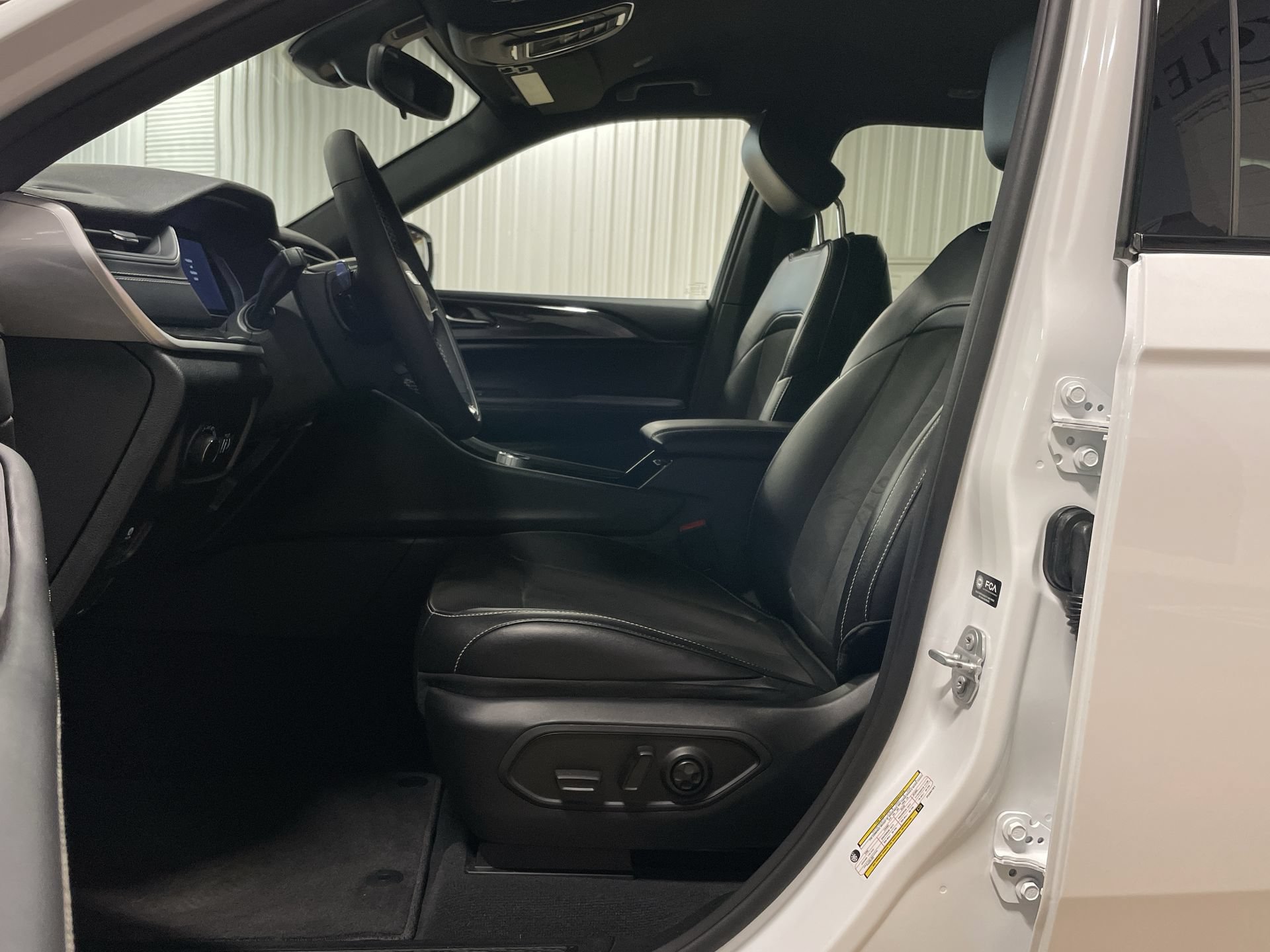 Used 2023 Jeep Grand Cherokee Altitude RWD image 14