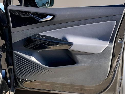 Used 2022 Volkswagen ID.4 Pro image 23