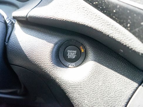 Used 2019 Jeep Cherokee Trailhawk w/ Cold Weather Group image 21