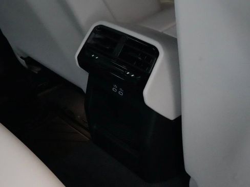 New 2026 BMW 530i xDrive 530i xDrive w/ Premium Package image 10