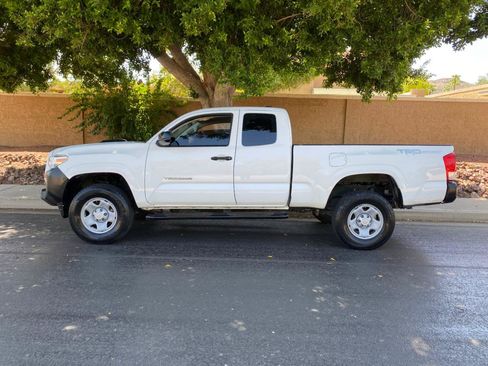 Used 2017 Toyota Tacoma 2WD Access Cab image 53