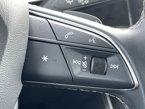 Used 2025 Audi Q8 Premium Plus AWD/4WD image 25