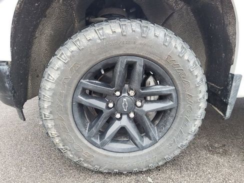 Used 2021 Chevrolet Silverado 1500 LT Trail Boss w/ Convenience Package II image 17