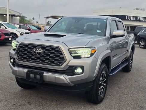 Used 2021 Toyota Tacoma TRD Sport w/ Technology Package image 5