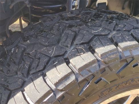 Used 2022 Ford F350 Platinum w/ FX4 Off-Road Package image 18