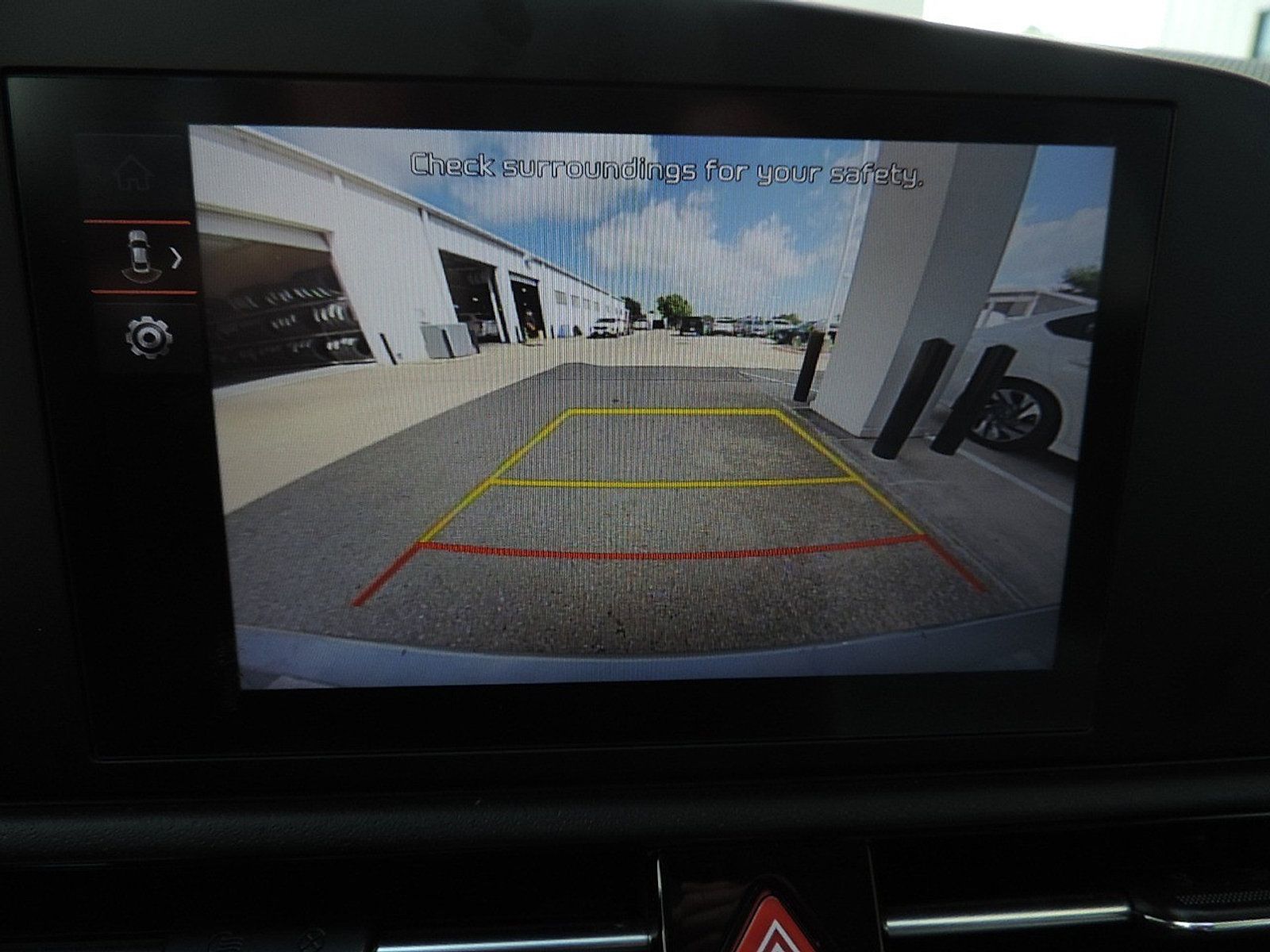 Used 2024 Kia Niro LX FWD image 25