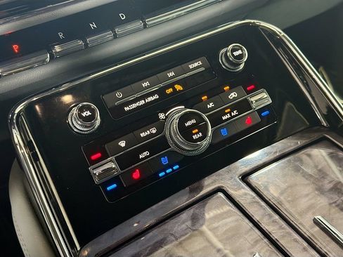 Used 2021 Lincoln Navigator Reserve AWD/4WD image 17