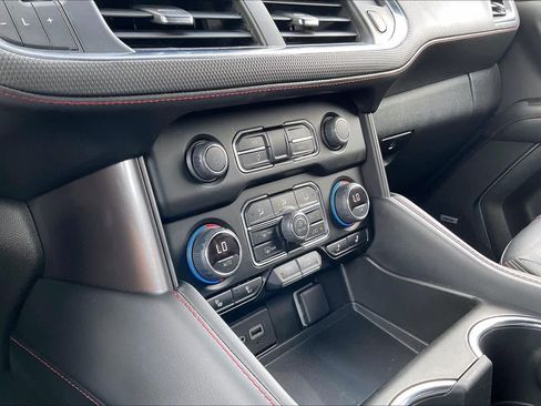 Used 2022 Chevrolet Suburban RST w/ Luxury Package image 32