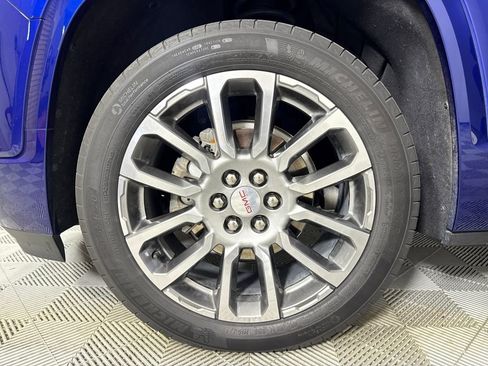 Used 2023 GMC Acadia Denali w/ Denali Ultimate Package image 19