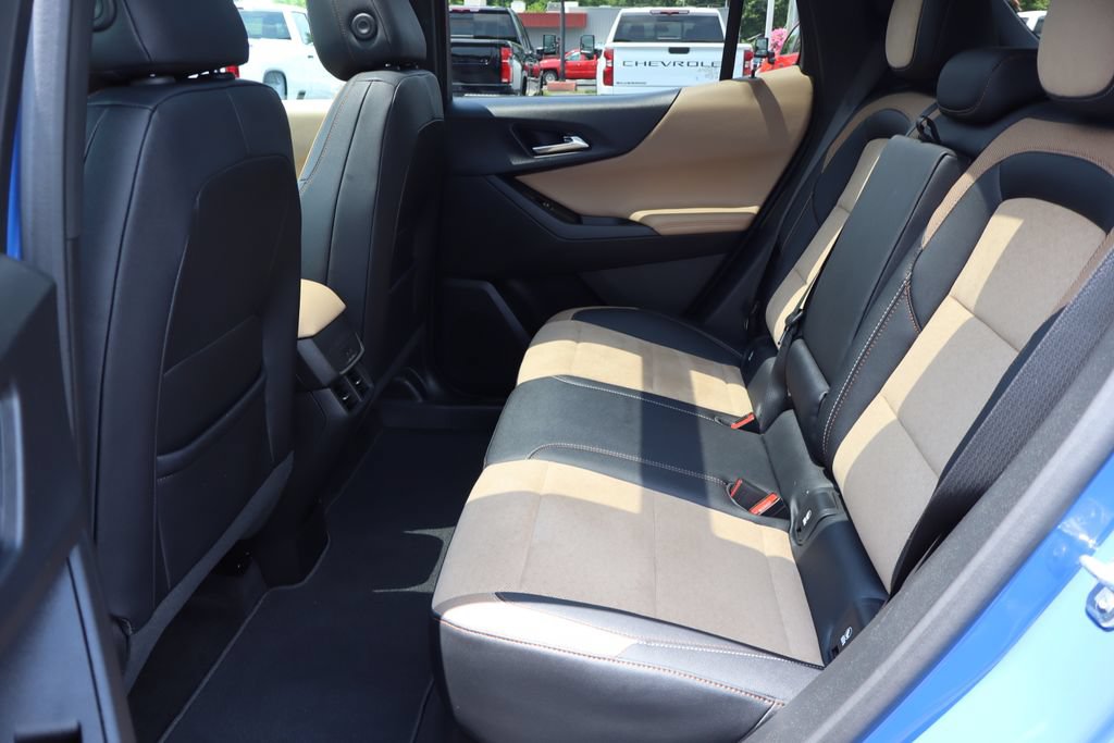 Used 2025 Chevrolet Equinox ACTIV w/ Safety and Technology Package FWD image 27