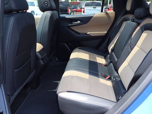 Used 2025 Chevrolet Equinox ACTIV w/ Safety and Technology Package FWD image 27