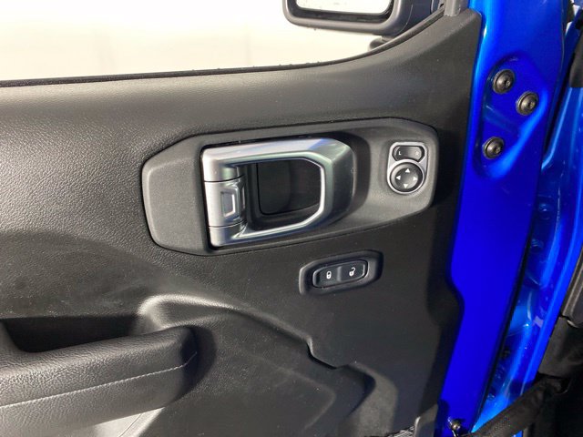 Used 2025 Jeep Wrangler Unlimited Rubicon w/ Convenience Group AWD/4WD image 15
