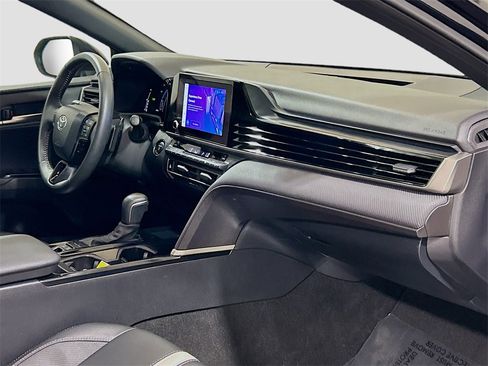 Used 2025 Toyota Camry SE image 26
