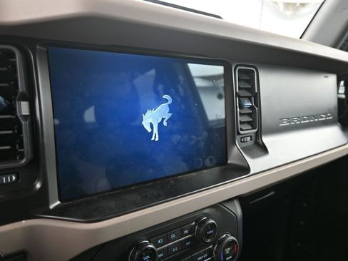 Used 2021 Ford Bronco Wildtrak image 28