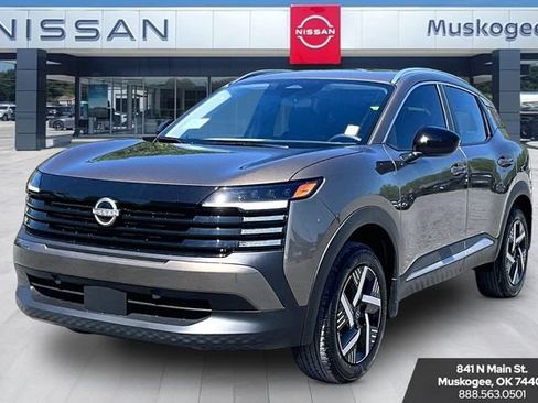 New 2026 Nissan Kicks SV w/ Interior Electronics Package FWD image 2