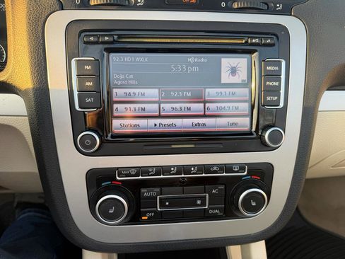 Used 2012 Volkswagen Eos Komfort image 18