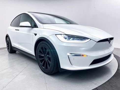 Used 2022 Tesla Model X Plaid image 10