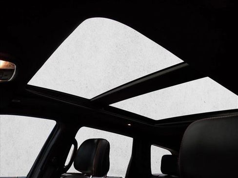 Used 2017 Jeep Grand Cherokee Trailhawk w/ Trailhawk Luxury Group image 15