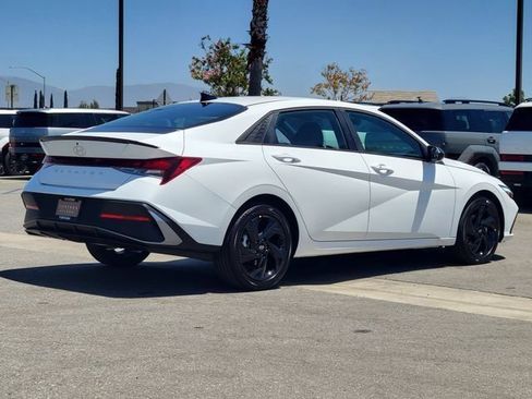 New 2026 Hyundai Elantra SEL Sport FWD image 4