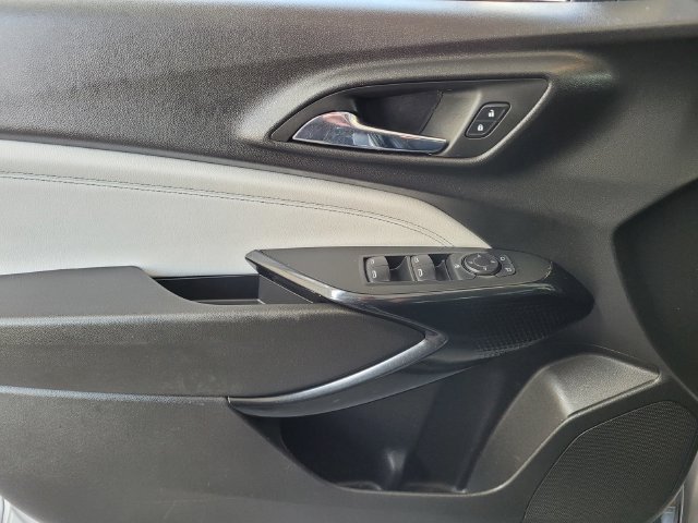Used 2026 Chevrolet Trax LT FWD image 18