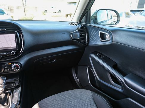 Used 2023 Kia Soul EX image 6