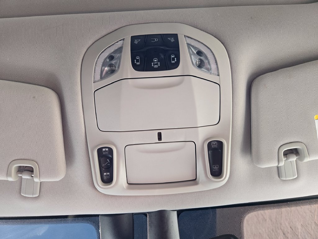 Used 2017 Chrysler Pacifica Limited FWD image 22