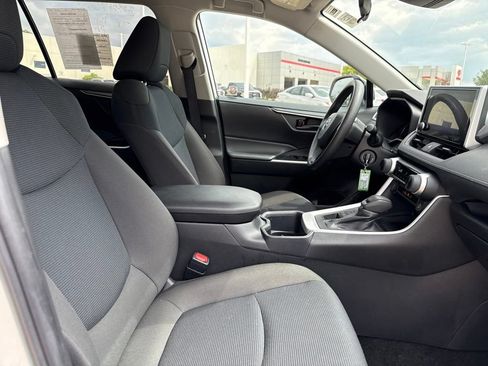 Used 2025 Toyota RAV4 LE AWD/4WD image 18