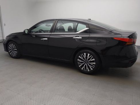 Used 2023 Nissan Altima 2.5 SV image 3