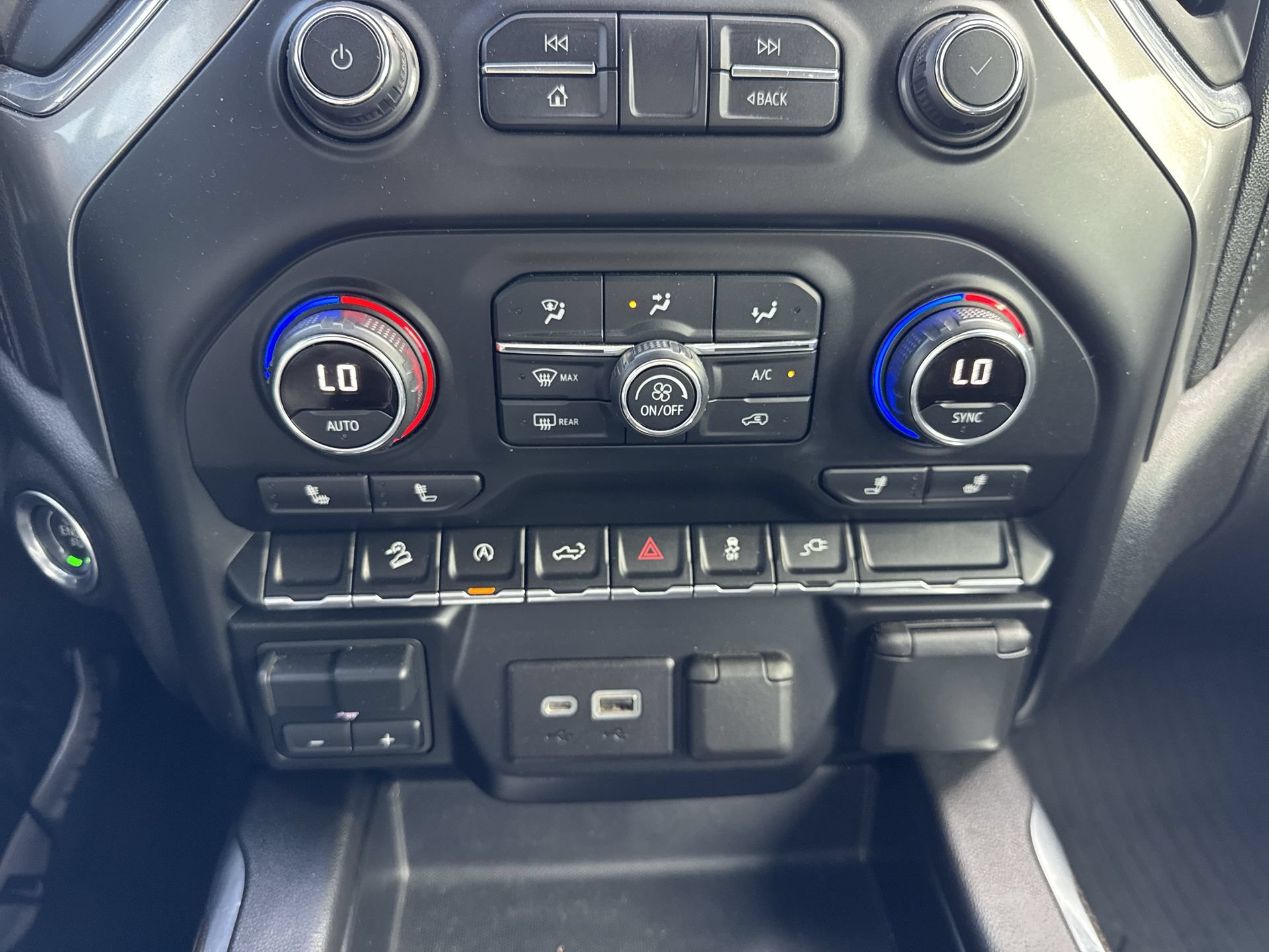 Certified 2021 Chevrolet Silverado 1500 LT Trail Boss w/ Convenience Package II AWD/4WD image 18