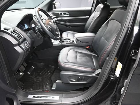Used 2019 Ford Explorer Sport w/ Equipment Group 401A AWD/4WD image 16
