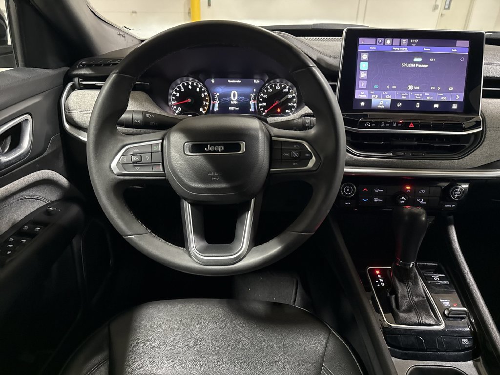 Used 2024 Jeep Compass Latitude AWD/4WD image 11