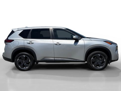 Used 2024 Nissan Rogue SV AWD/4WD image 6