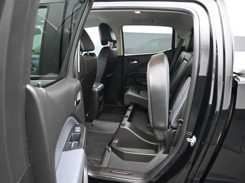 Used 2020 Chevrolet Colorado Z71 w/ Z71 Midnight Edition image 32