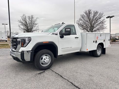 New 2025 GMC Sierra 3500 Pro w/ Convenience Package AWD/4WD image 2