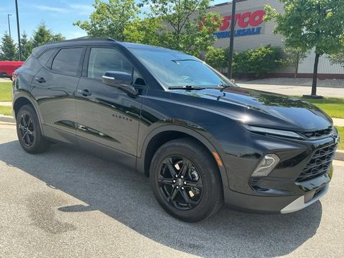 Used 2024 Chevrolet Blazer LT w/ Midnight/Sport Edition FWD image 2