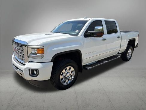 Used 2015 GMC Sierra 2500 Denali w/ Duramax Plus Package AWD/4WD image 1
