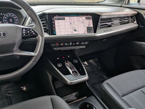 Used 2025 Audi Q4 e-tron Prestige image 9