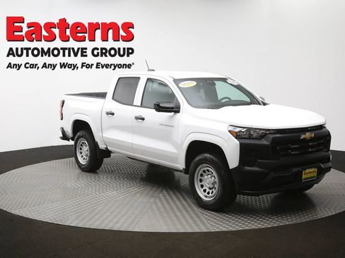 Used 2024 Chevrolet Colorado W/T w/ Technology Package RWD image 49