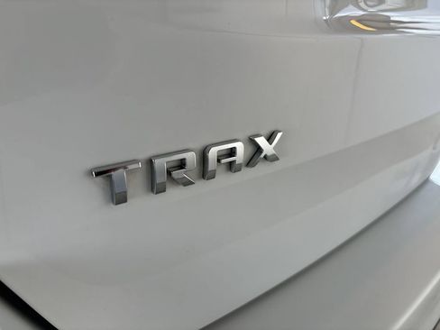 Used 2019 Chevrolet Trax LS FWD image 28