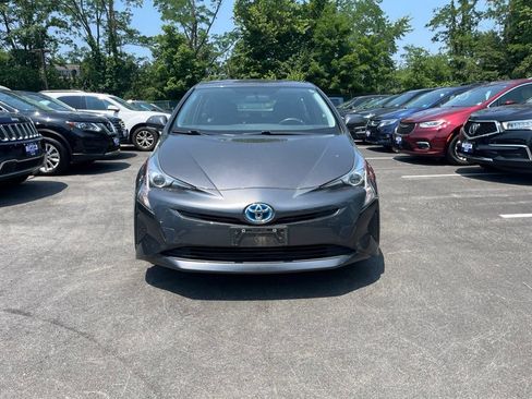 Used 2016 Toyota Prius Two FWD image 2