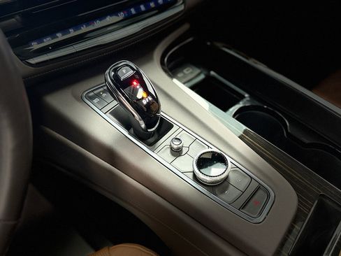 Used 2023 Cadillac Escalade ESV Sport w/ LPO, ONYX Package AWD/4WD image 31