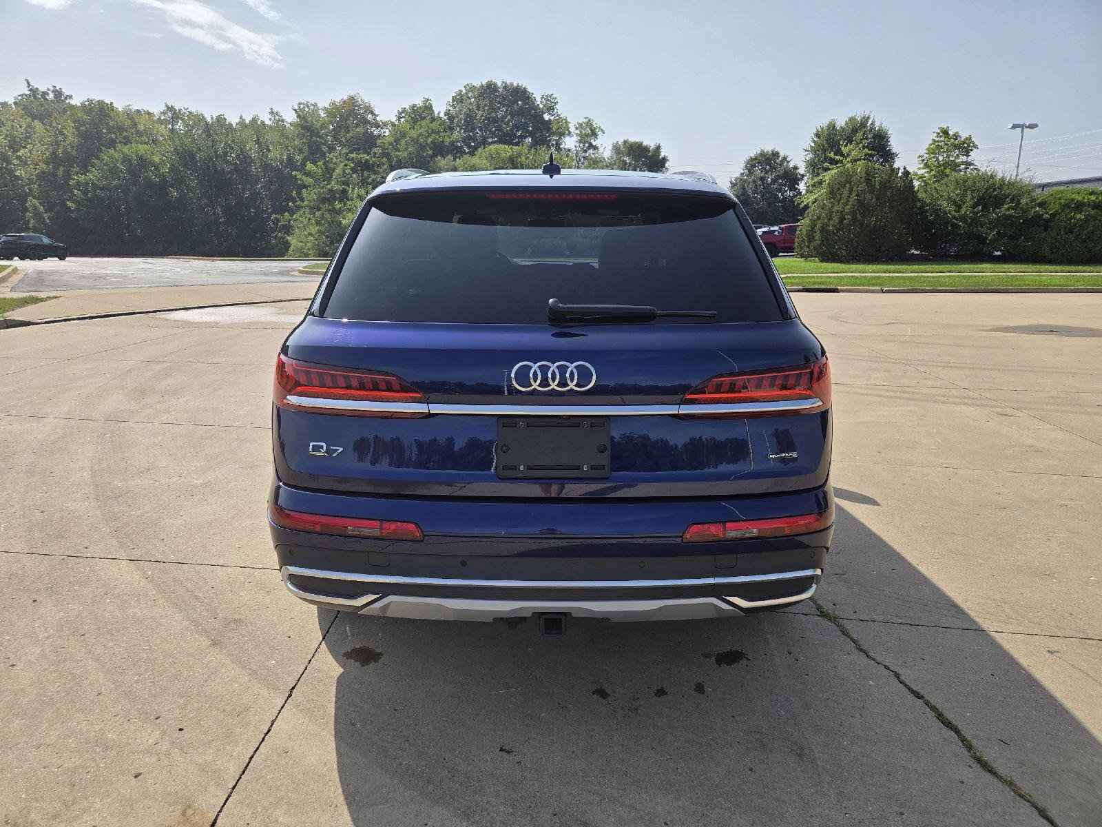 Used 2022 Audi Q7 2.0T Premium Plus w/ Premium Plus Package AWD/4WD image 8