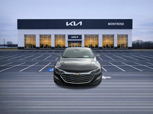 Used 2024 Chevrolet Malibu LT FWD image 2