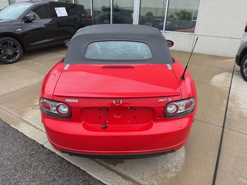 Used 2007 MAZDA MX-5 Miata Touring w/ Appearance Pkg RWD image 4