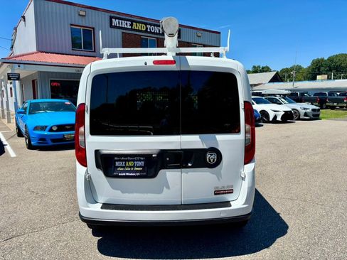 Used 2018 RAM ProMaster City Tradesman SLT FWD image 9