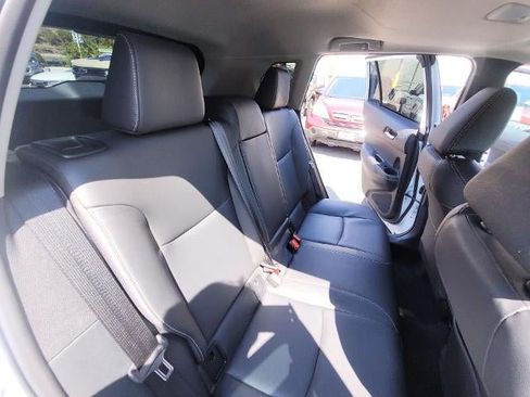 Used 2025 Toyota Corolla Cross XLE w/ Convenience Package AWD/4WD image 28