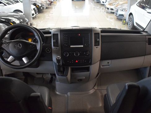 Used 2017 Mercedes-Benz Sprinter 2500 image 36
