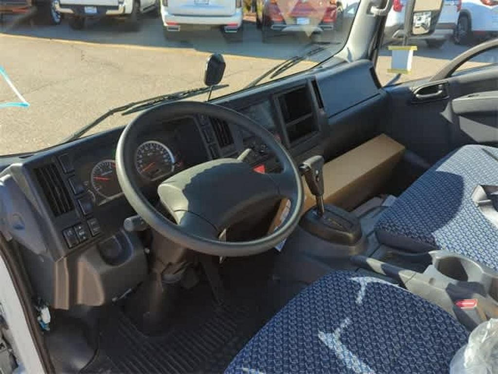 Used 2024 Chevrolet Low Cab Forward 4500 XD RWD image 17