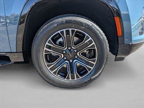 New 2026 Jeep Grand Wagoneer 4WD image 23