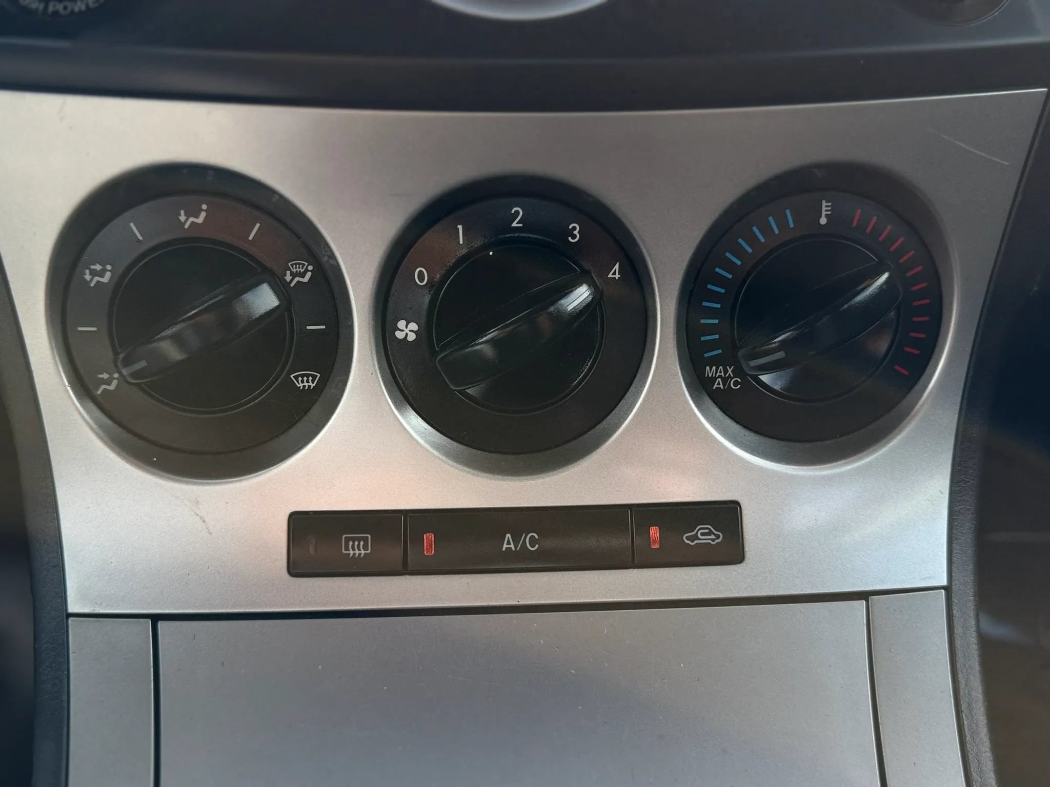 Used 2010 MAZDA MAZDA3 i Touring FWD image 30